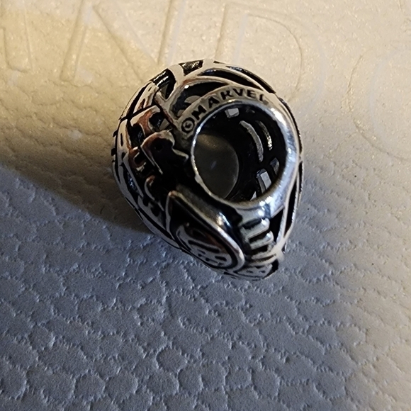Pandora Marvel Spider-Man Mask Charm - Picture 6 of 9
